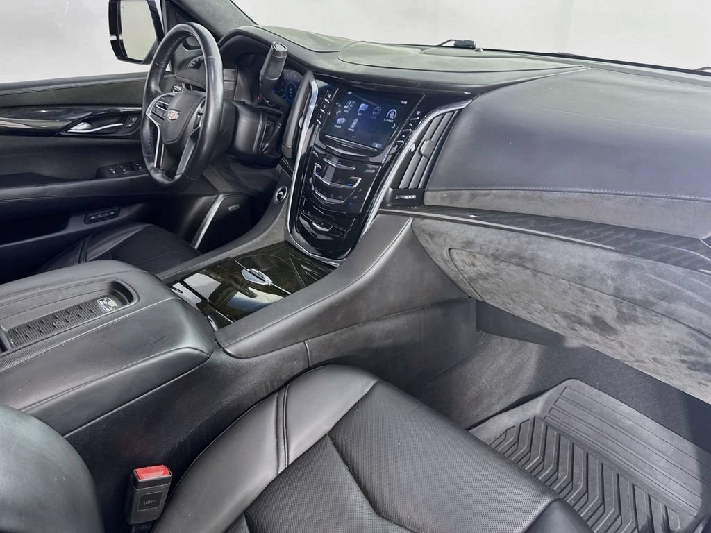 Used 2016 Cadillac Escalade ESV Platinum RWD image 39