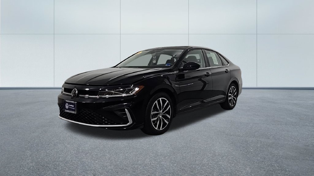 Certified 2025 Volkswagen Jetta SE