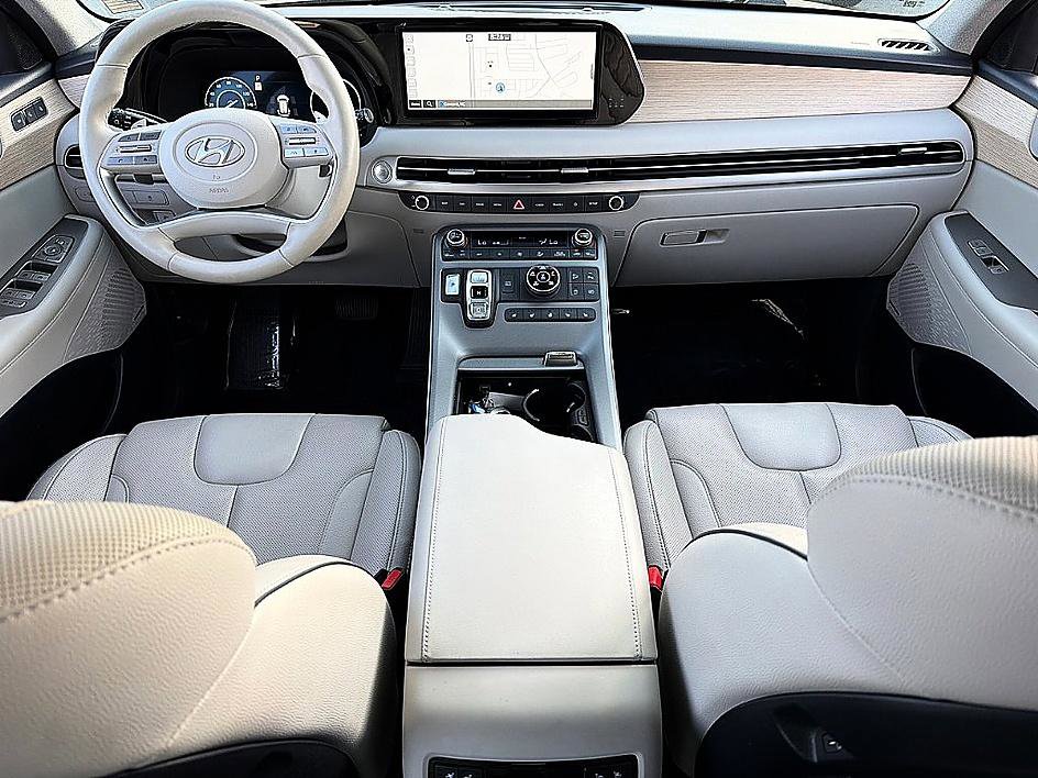 Used 2023 Hyundai Palisade Limited image 6