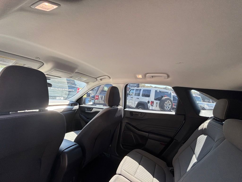 Used 2022 Ford Escape S image 17