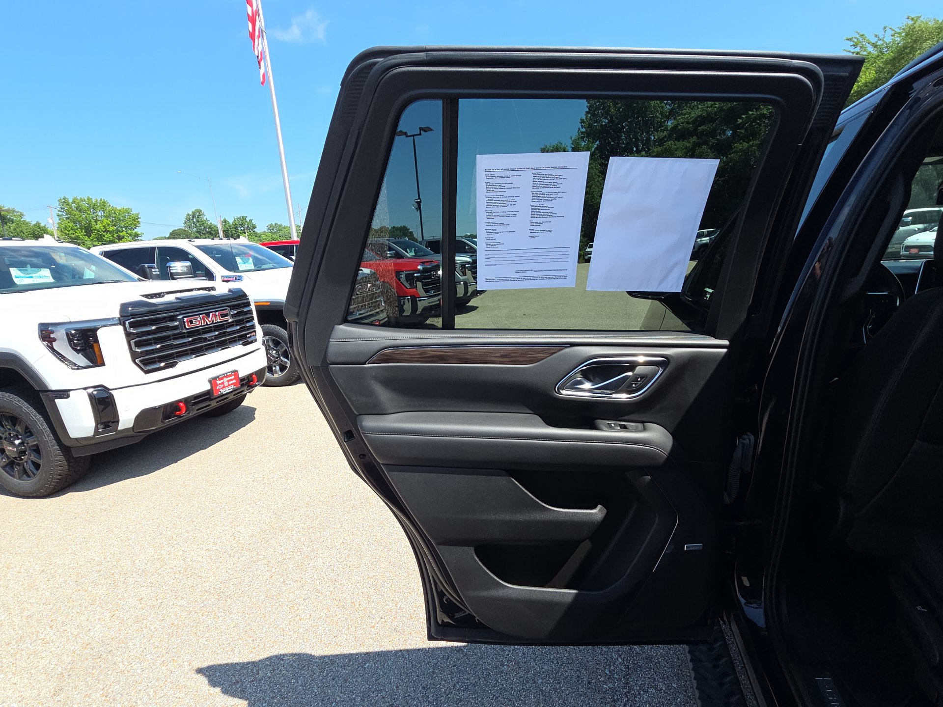 Used 2023 Chevrolet Tahoe Z71 AWD/4WD image 27