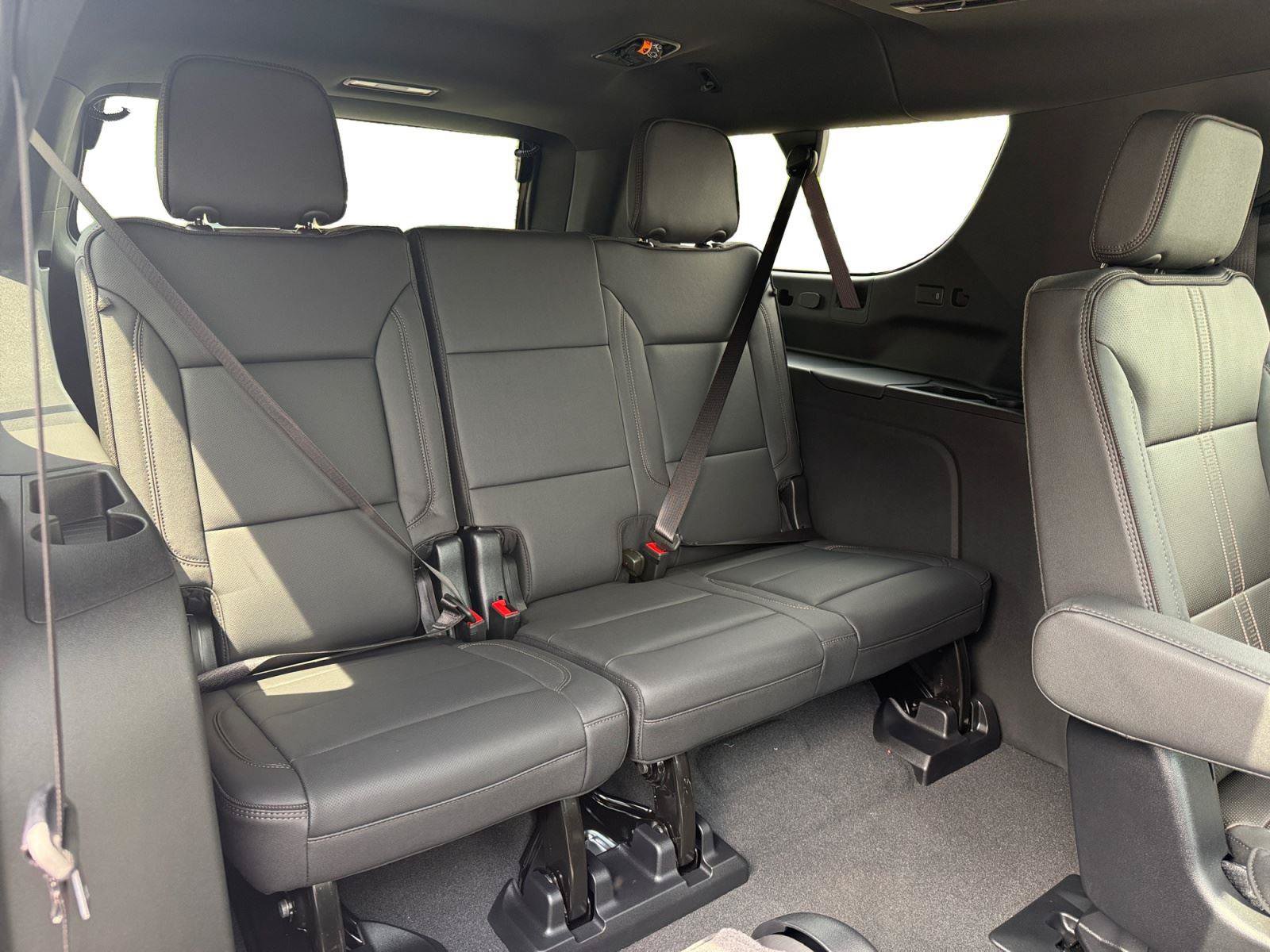 New 2026 Chevrolet Suburban High Country w/ Sun And Tow Package AWD/4WD image 28
