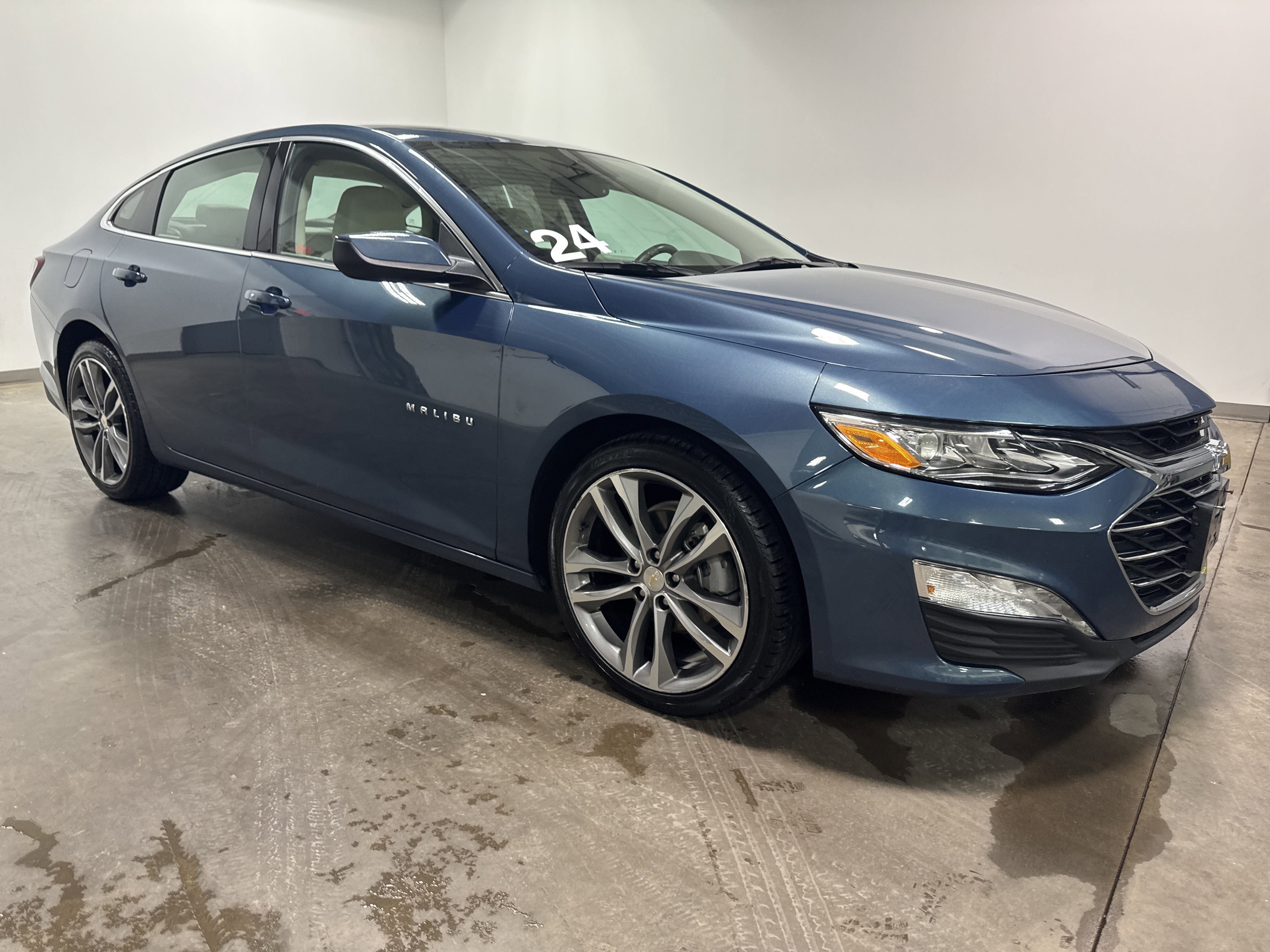 Used 2024 Chevrolet Malibu LT video 2