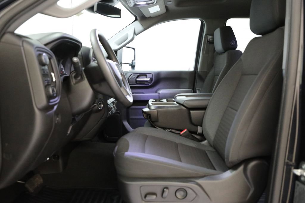 Used 2024 Chevrolet Silverado 2500 Custom w/ Custom Value Package image 8