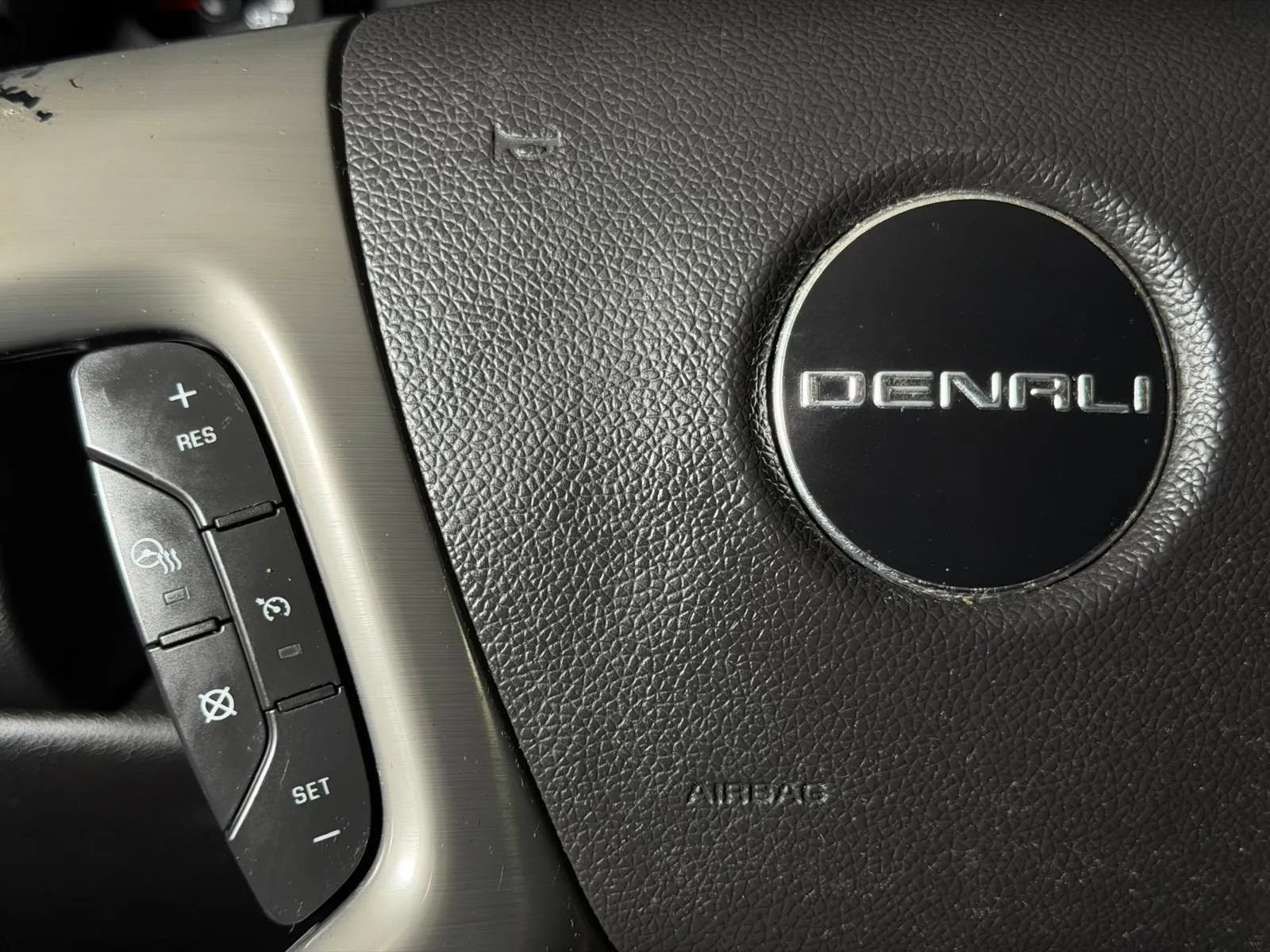 Used 2012 GMC Yukon XL Denali RWD image 36