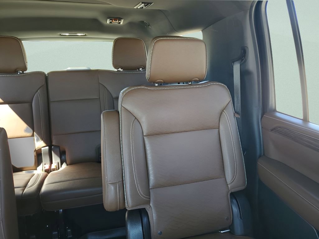 Used 2021 Chevrolet Suburban High Country image 14