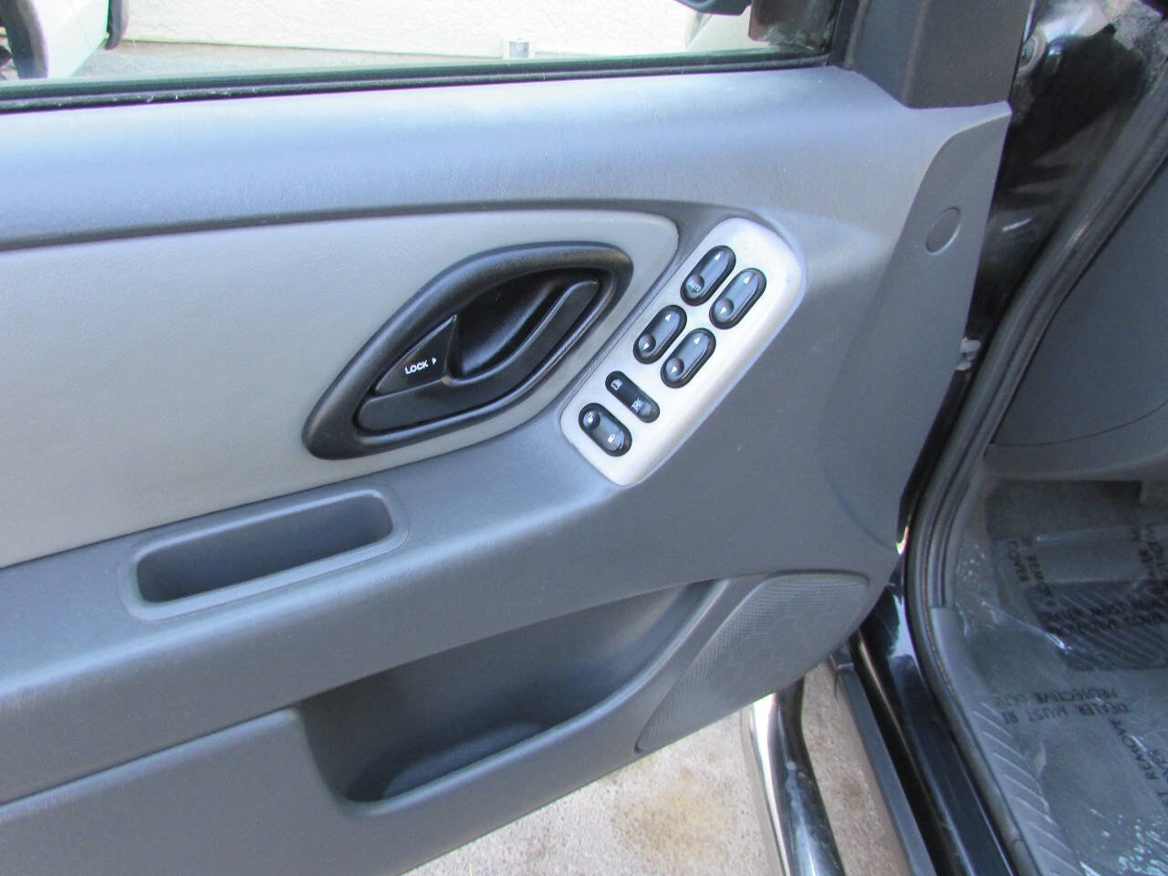 Used 2006 Ford Escape XLT image 9