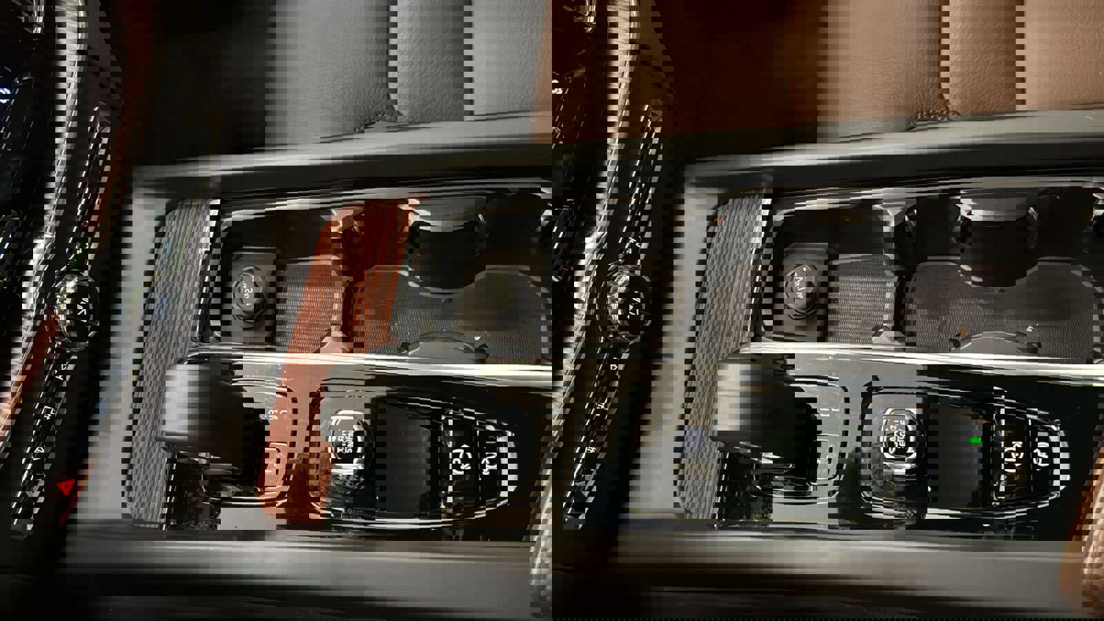 Certified 2023 Volvo XC60 B5 Plus w/ Climate Package image 20