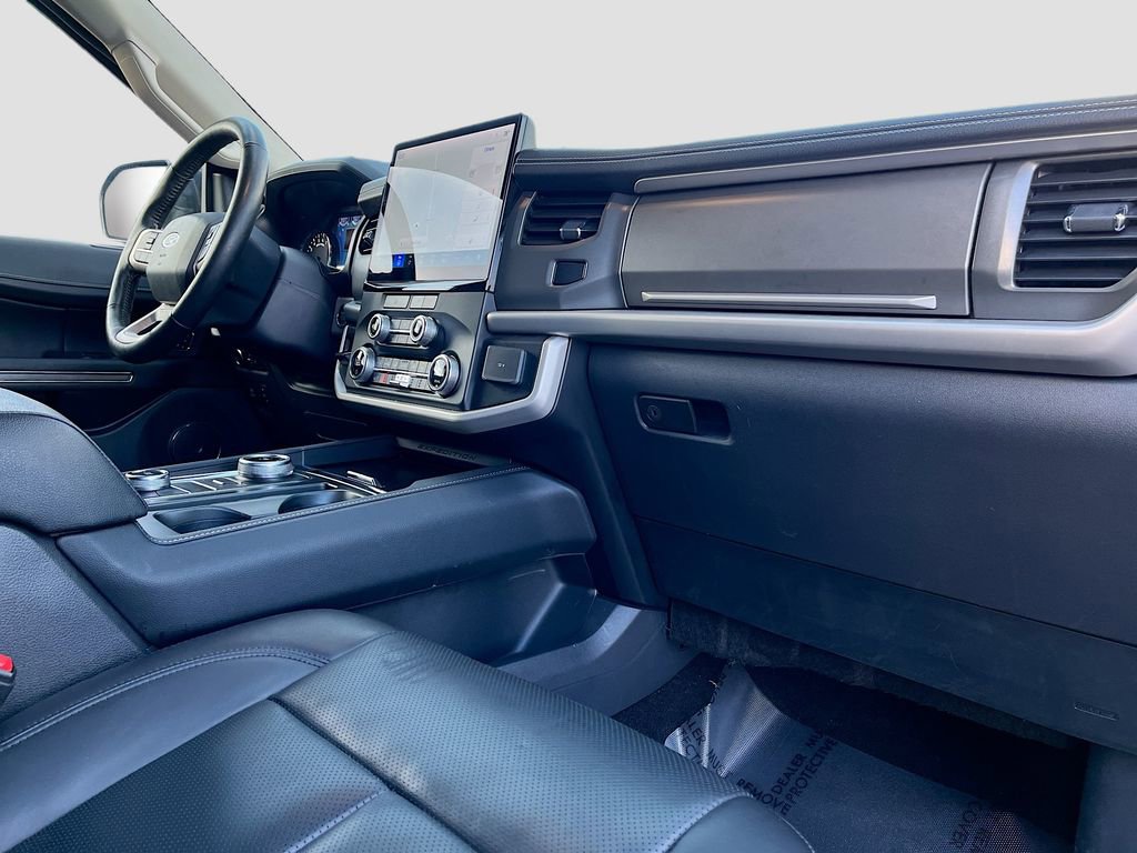 Used 2023 Ford Expedition Max XLT image 29