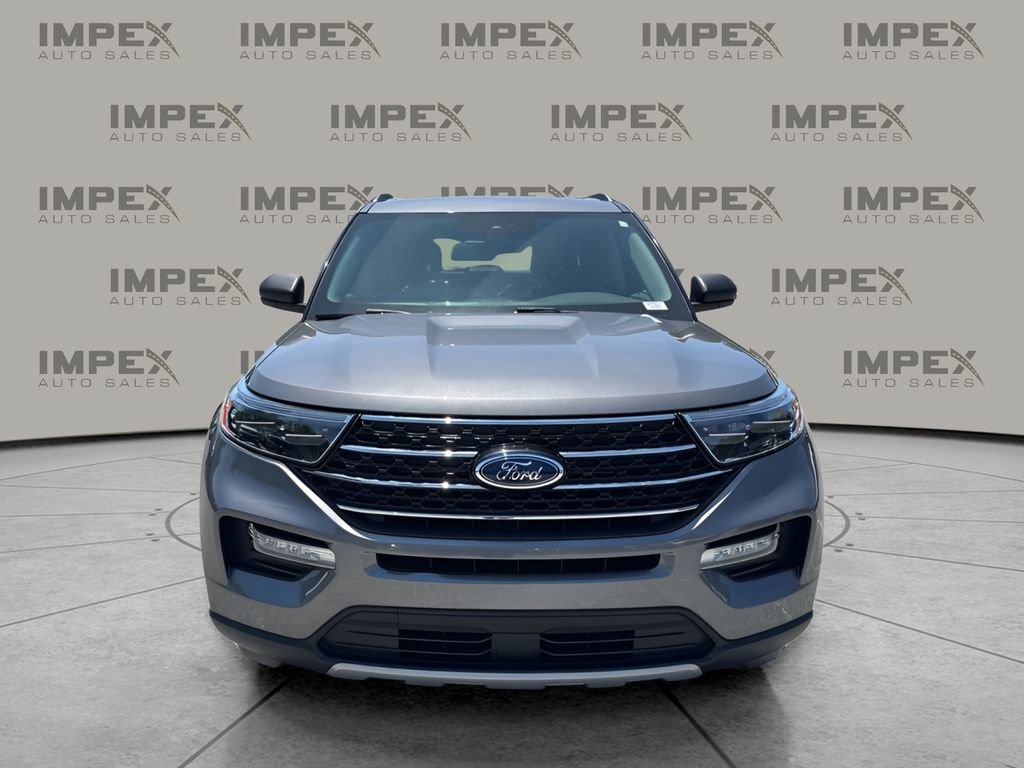 Used 2021 Ford Explorer XLT w/ Equipment Group 202A AWD/4WD image 8
