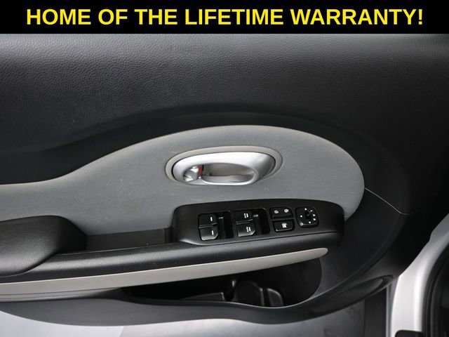Used 2016 Kia Soul + image 13