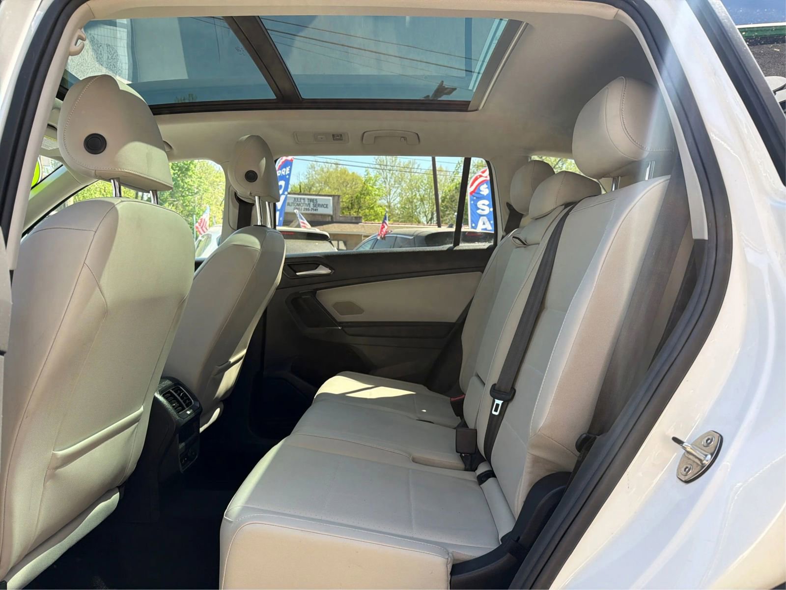 Used 2018 Volkswagen Tiguan SEL image 10