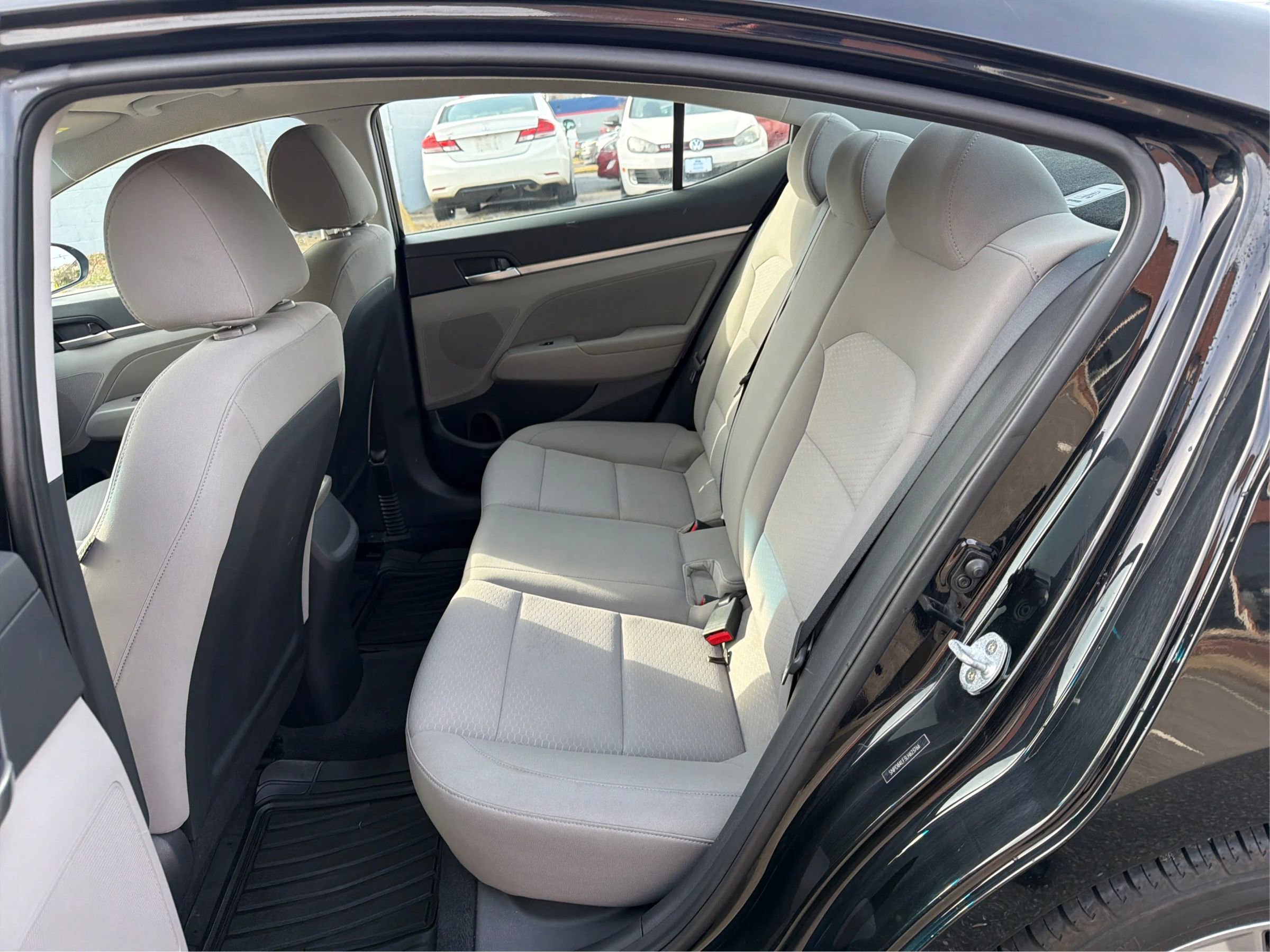 Used 2020 Hyundai Elantra SEL image 13