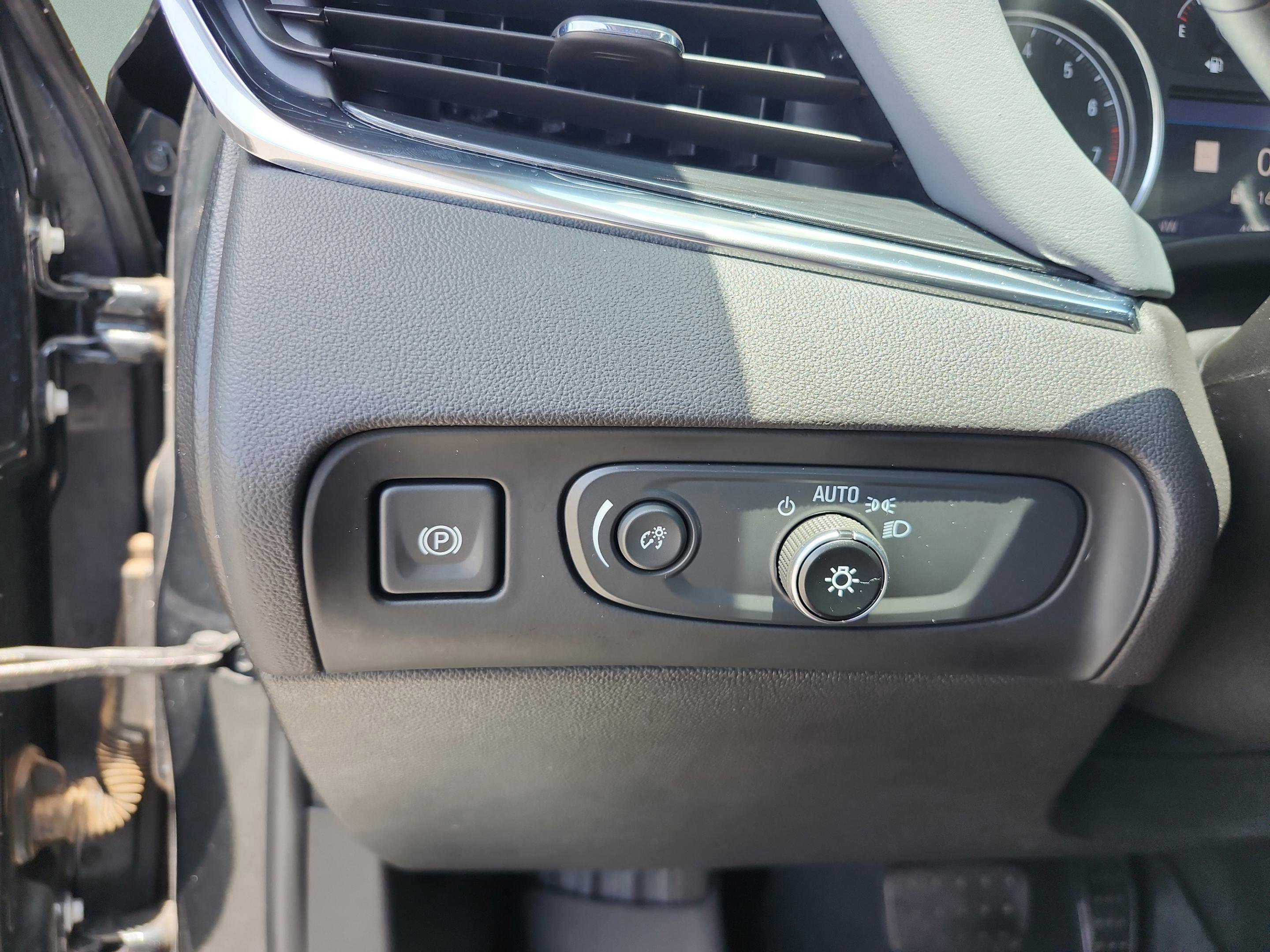 Used 2021 Buick Enclave Essence w/ Sound and Sites Package AWD/4WD image 14