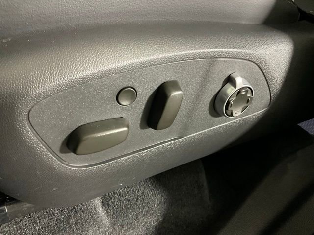 Used 2025 Buick Enclave Avenir w/ LPO, All-Weather Package image 29