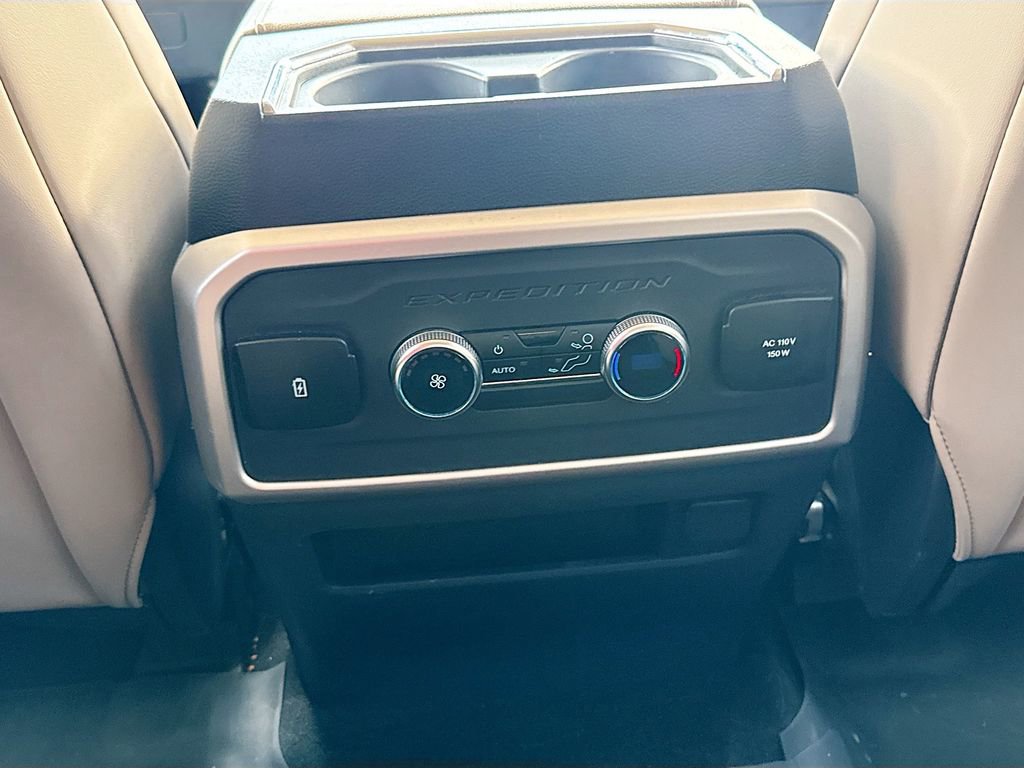 Used 2024 Ford Expedition XLT image 25