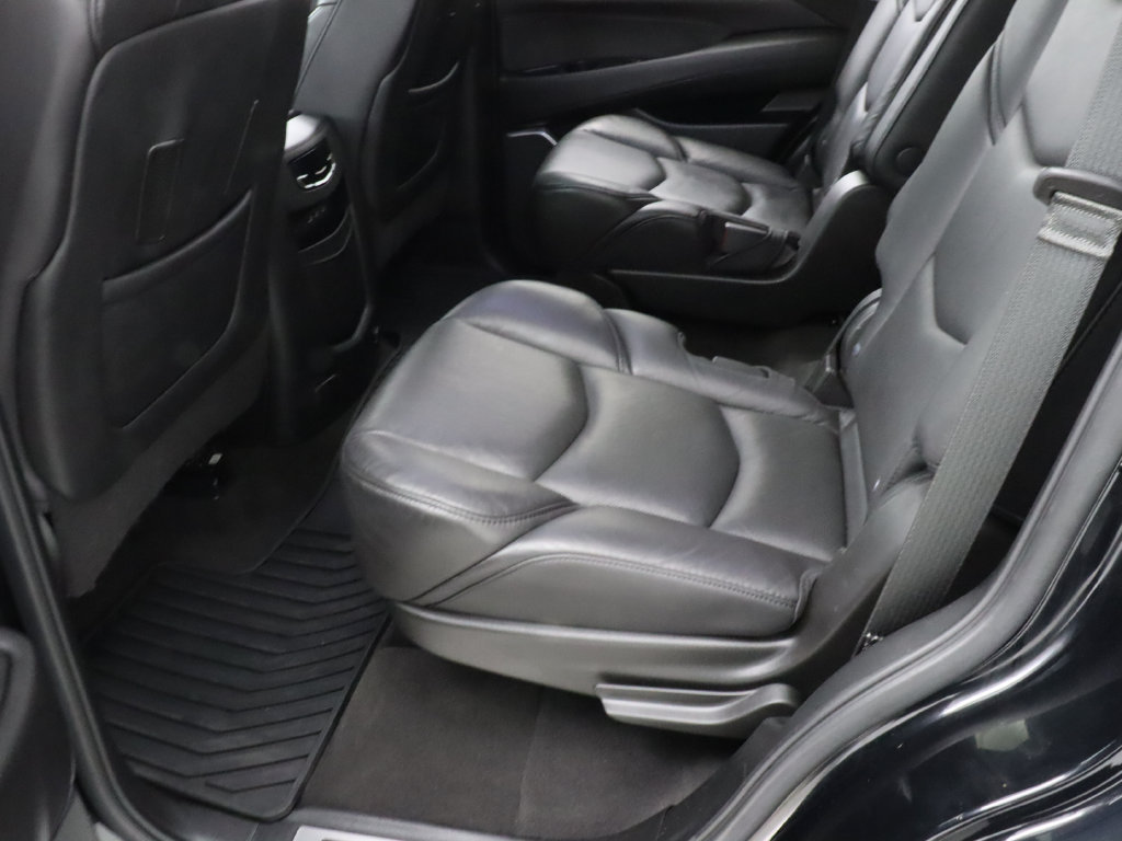 Used 2020 Cadillac Escalade Luxury w/ Escalade Sport Edition RWD image 29