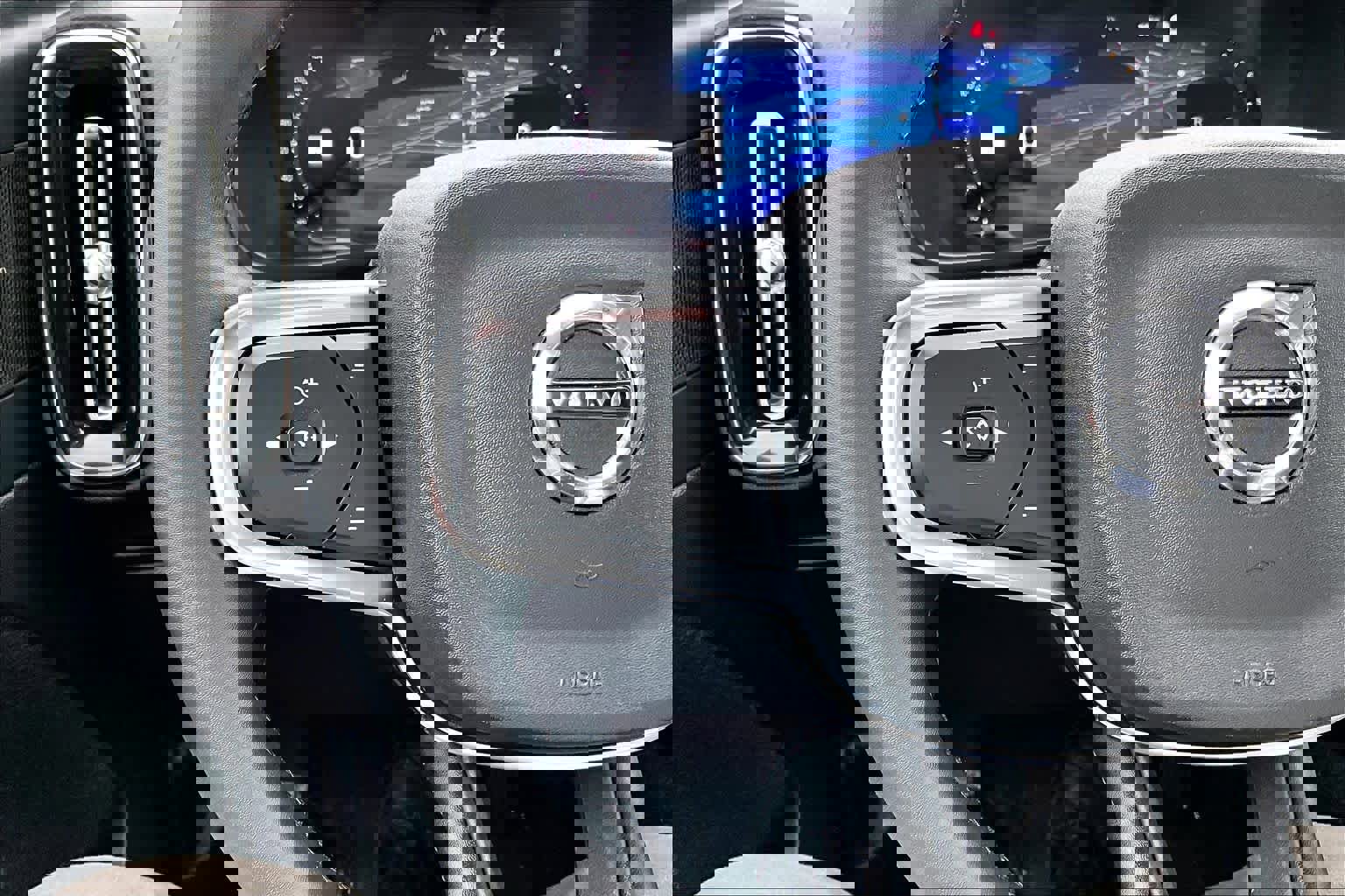 Certified 2024 Volvo XC40 B5 Plus w/ Protection Package Premier image 23