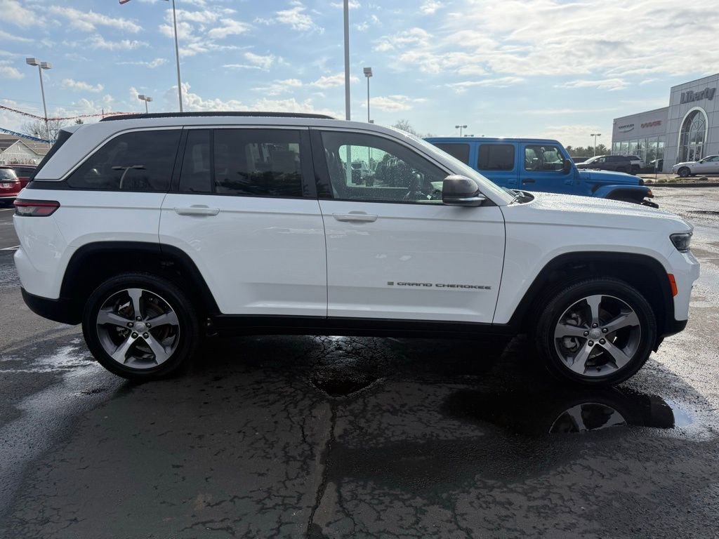 Used 2025 Jeep Grand Cherokee Limited image 2