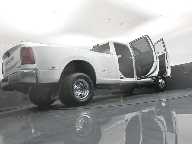New 2026 RAM 3500 Tradesman AWD/4WD image 52