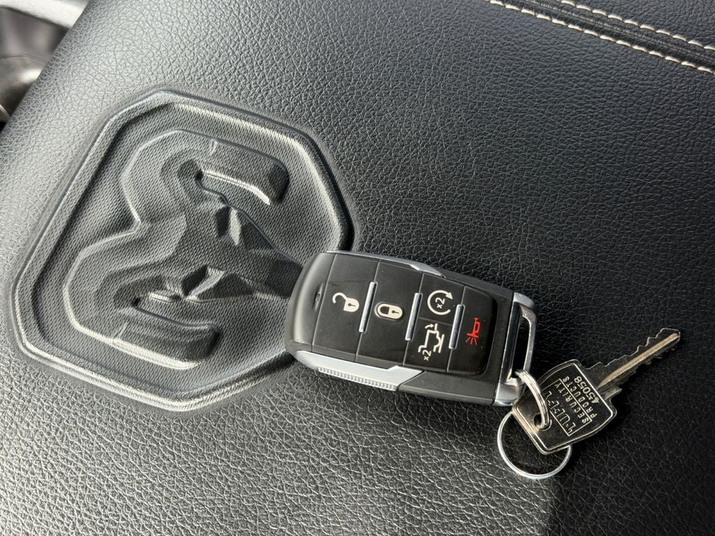 Used 2024 RAM 1500 Laramie AWD/4WD image 31