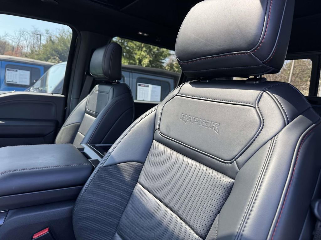 Used 2025 Ford F150 Raptor AWD/4WD image 32