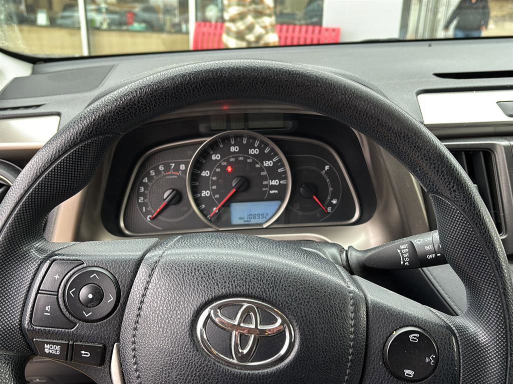 Used 2015 Toyota RAV4 LE image 12