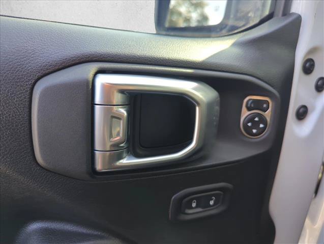 Used 2023 Jeep Gladiator Mojave AWD/4WD image 30