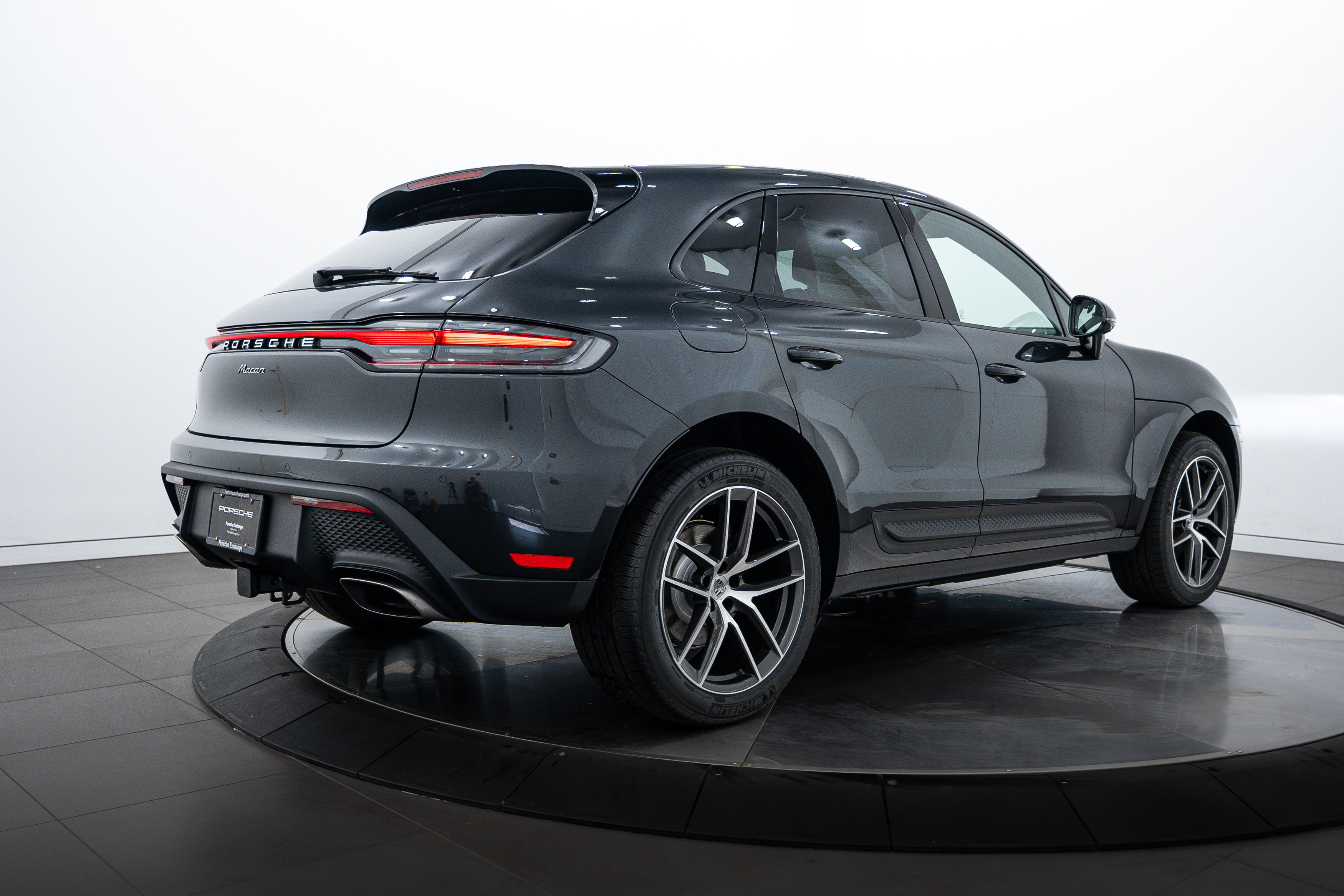 New 2025 Porsche Macan image 7