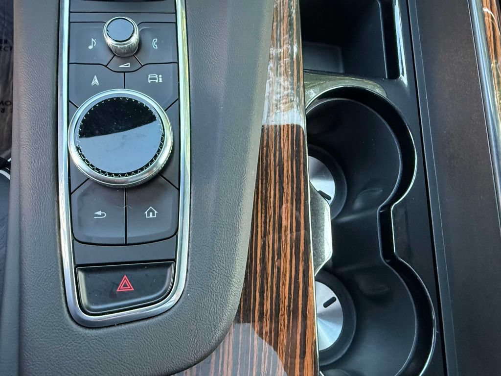 Certified 2024 Cadillac Escalade Premium Luxury AWD/4WD image 25
