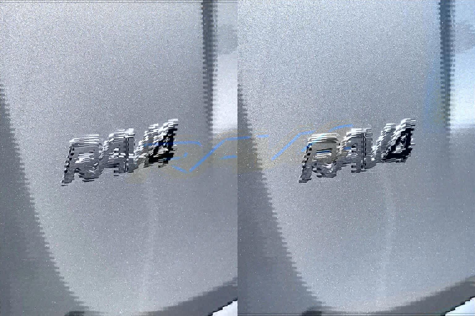 Used 2018 Toyota RAV4 Limited w/ Advanced Technology Package image 30