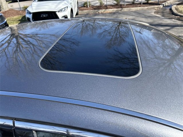 Used 2019 INFINITI Q70 Luxe w/ Proactive Package image 12