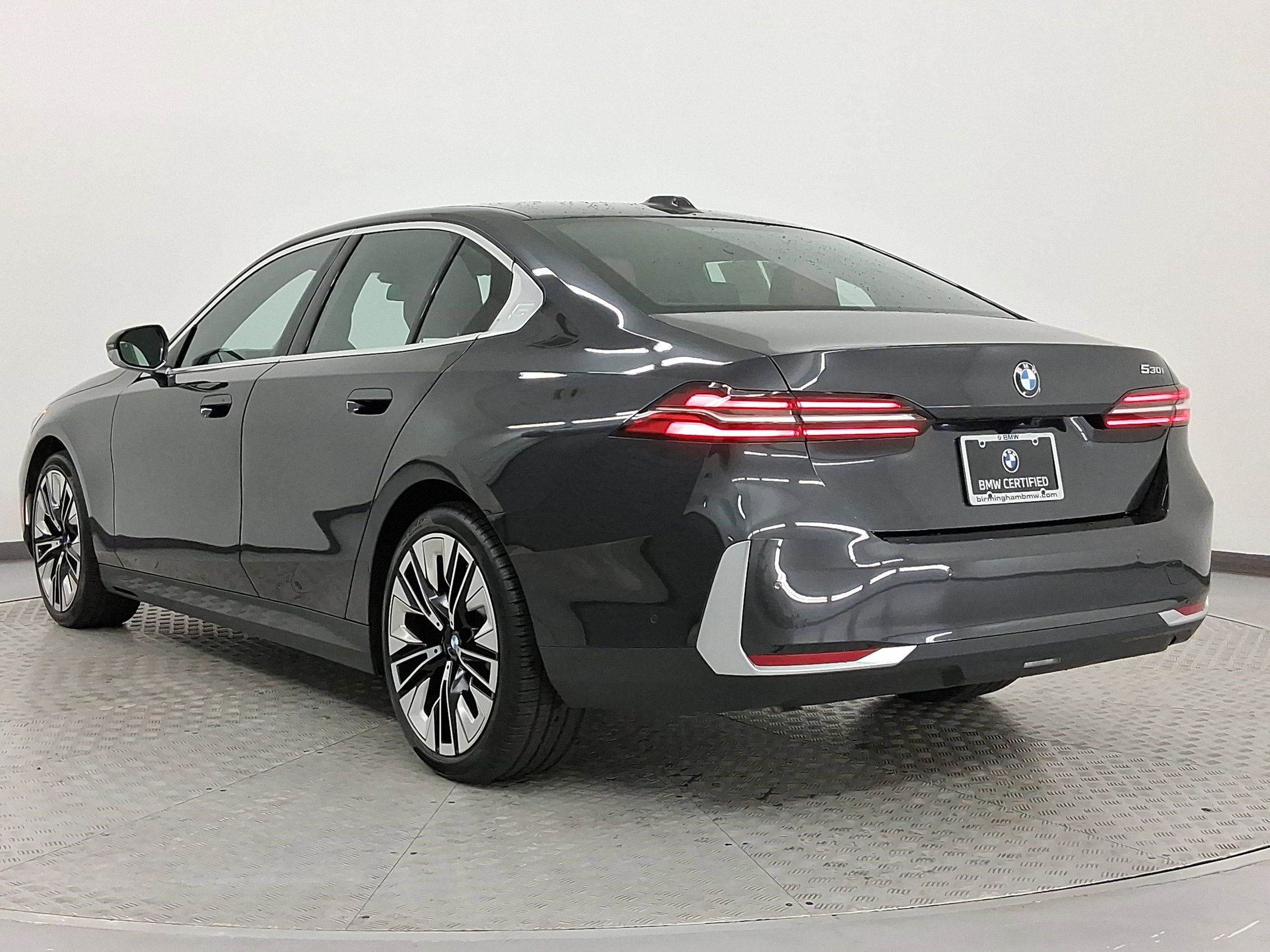 Certified 2025 BMW 530i image 3