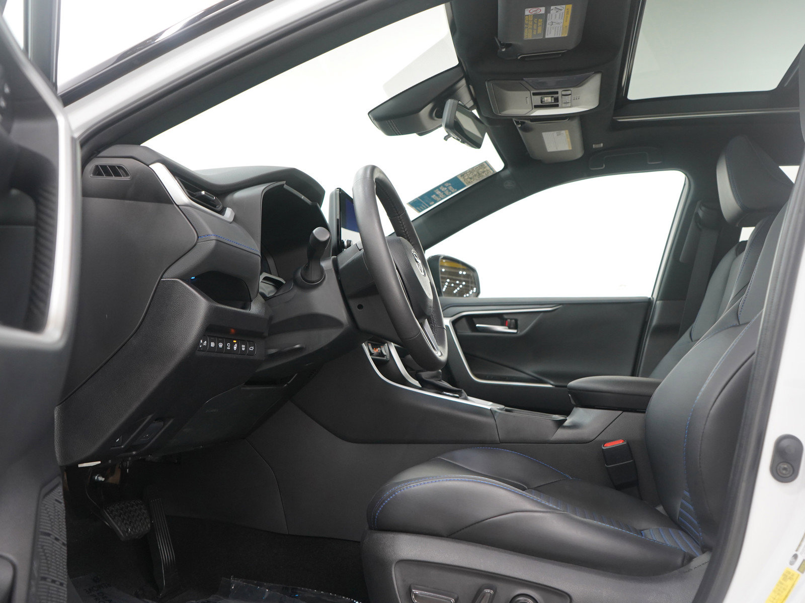 Used 2024 Toyota RAV4 XSE w/ Advanced Technology Package image 23