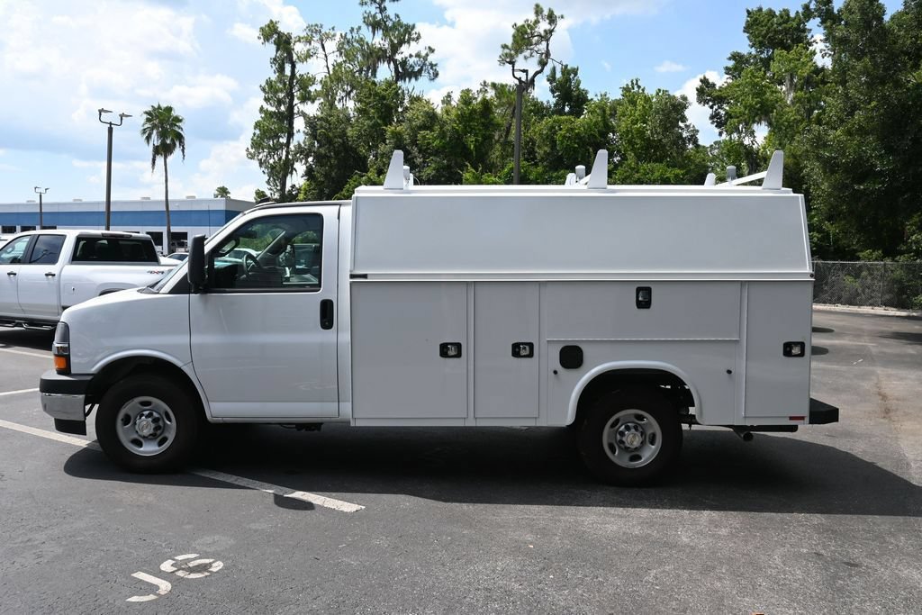 New 2025 Chevrolet Express 3500 w/ Power Convenience Package RWD video 2