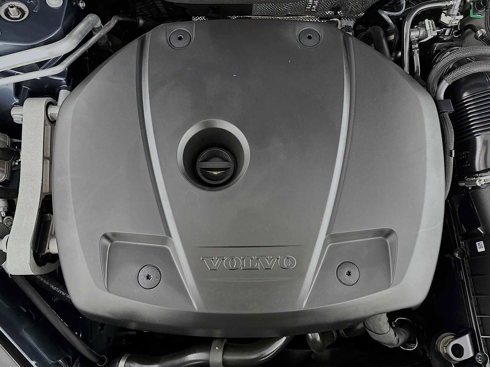 Certified 2025 Volvo XC60 T8 Plus w/ Protection Package Premier image 28