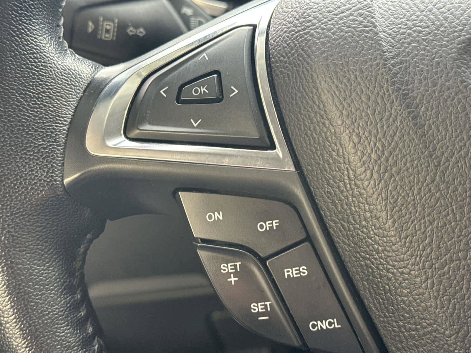 Used 2021 Ford Edge Titanium image 24