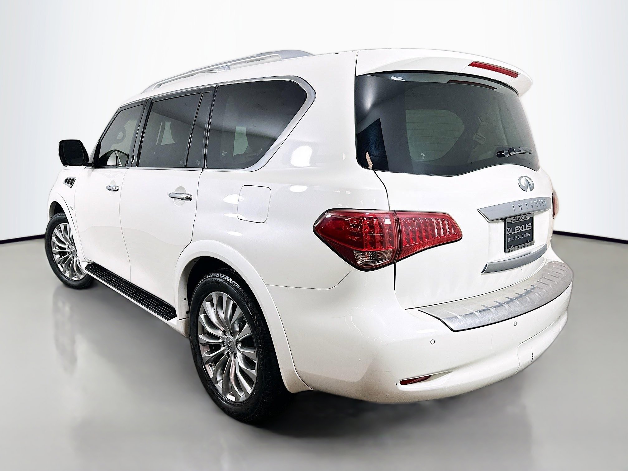 Used 2015 INFINITI QX80 Luxe w/ 22" Wheel Package image 5