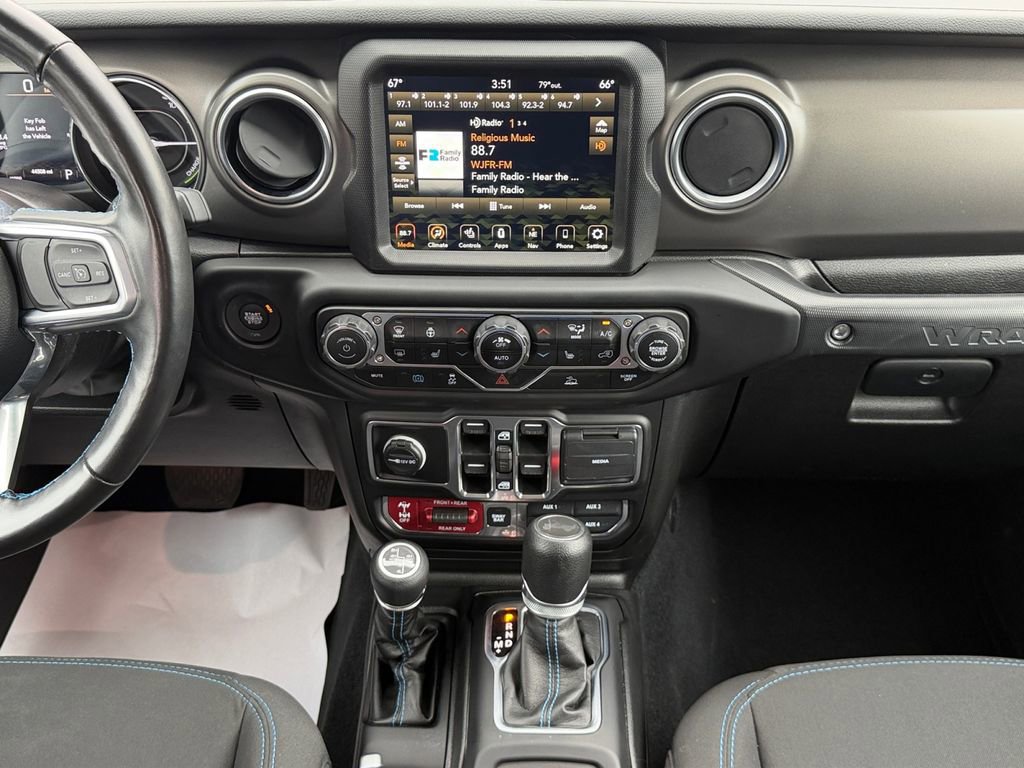 Used 2023 Jeep Wrangler Unlimited Rubicon 4xe w/ Cold Weather Group AWD/4WD image 16