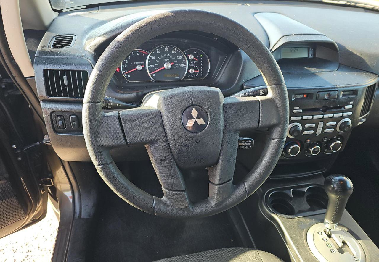 Used 2011 Mitsubishi Endeavor LS image 11