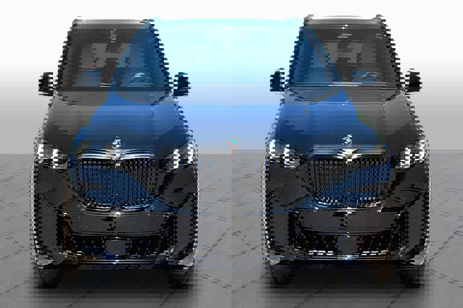 Used 2026 BMW X5 sDrive40i w/ M Sport Package RWD image 3