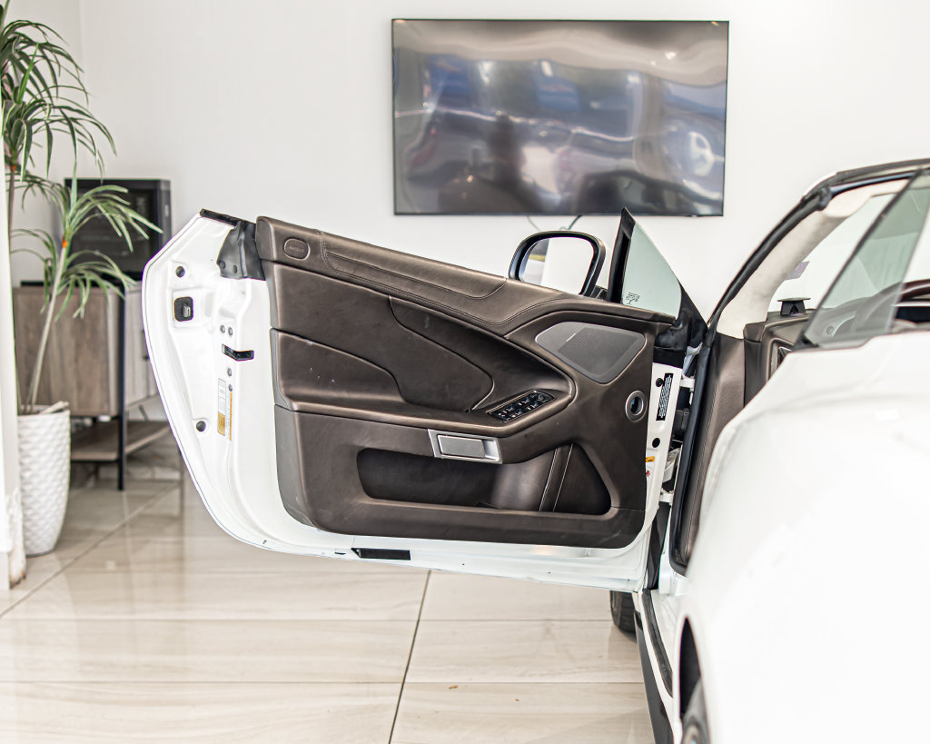 Used 2016 Aston Martin Vanquish Volante RWD image 32