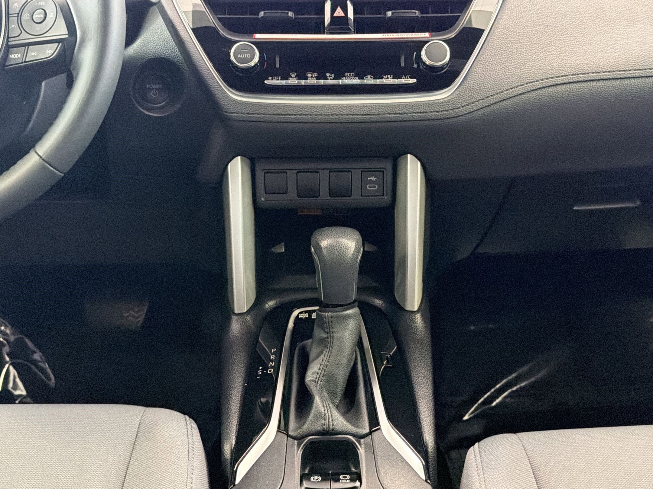 Used 2024 Toyota Corolla Cross SE image 17