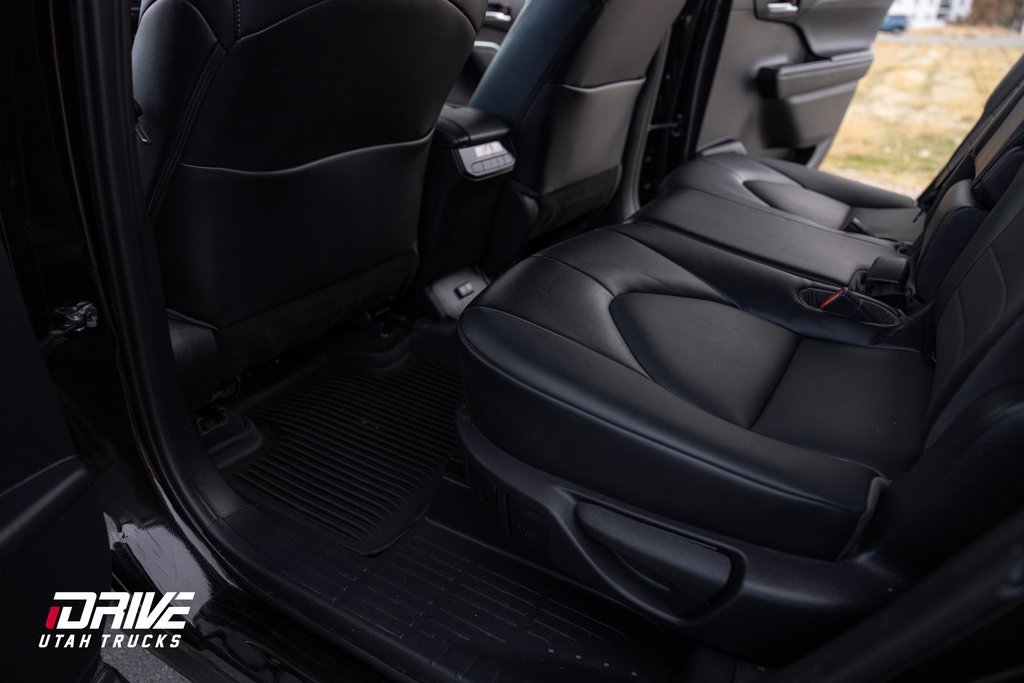 Used 2021 Toyota Highlander XLE image 22