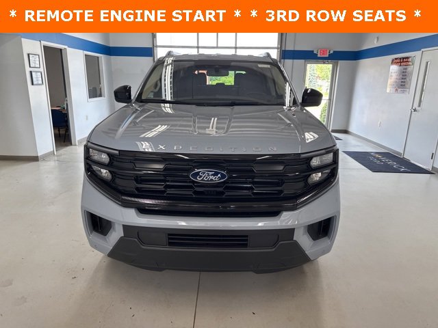 New 2025 Ford Expedition Active image 2
