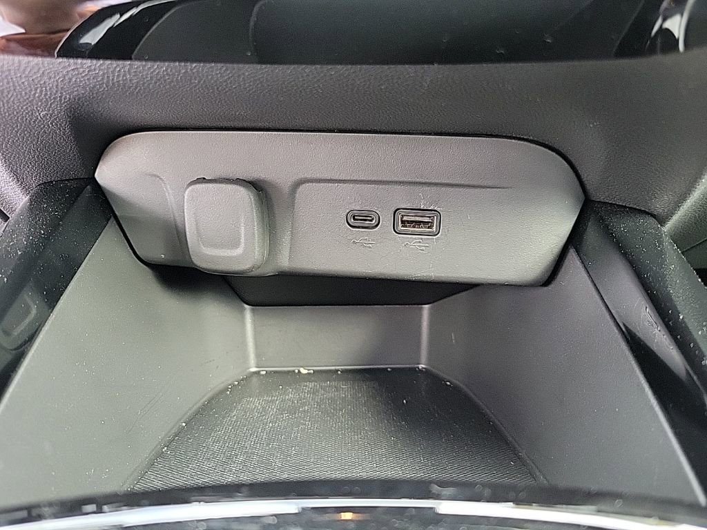 Used 2024 Chevrolet Trax RS image 17