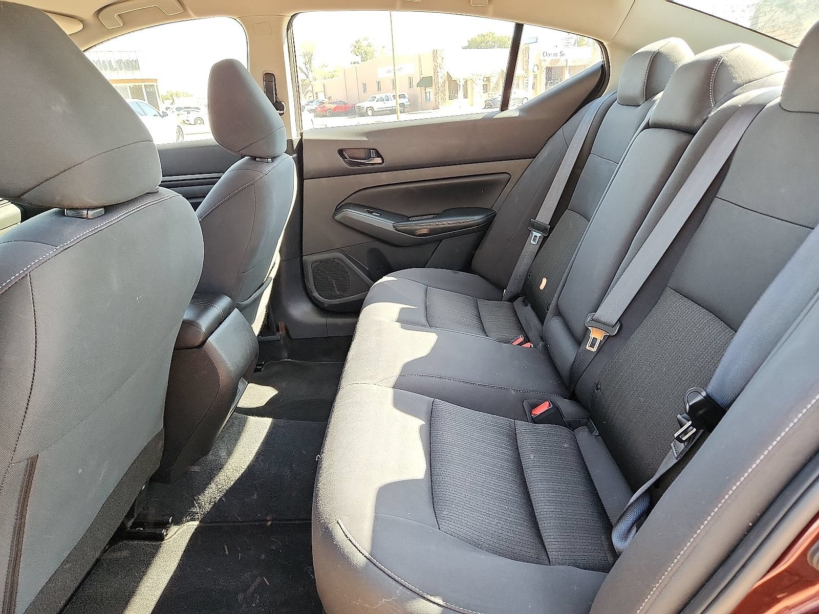 Used 2025 Nissan Altima 2.5 SV FWD image 8