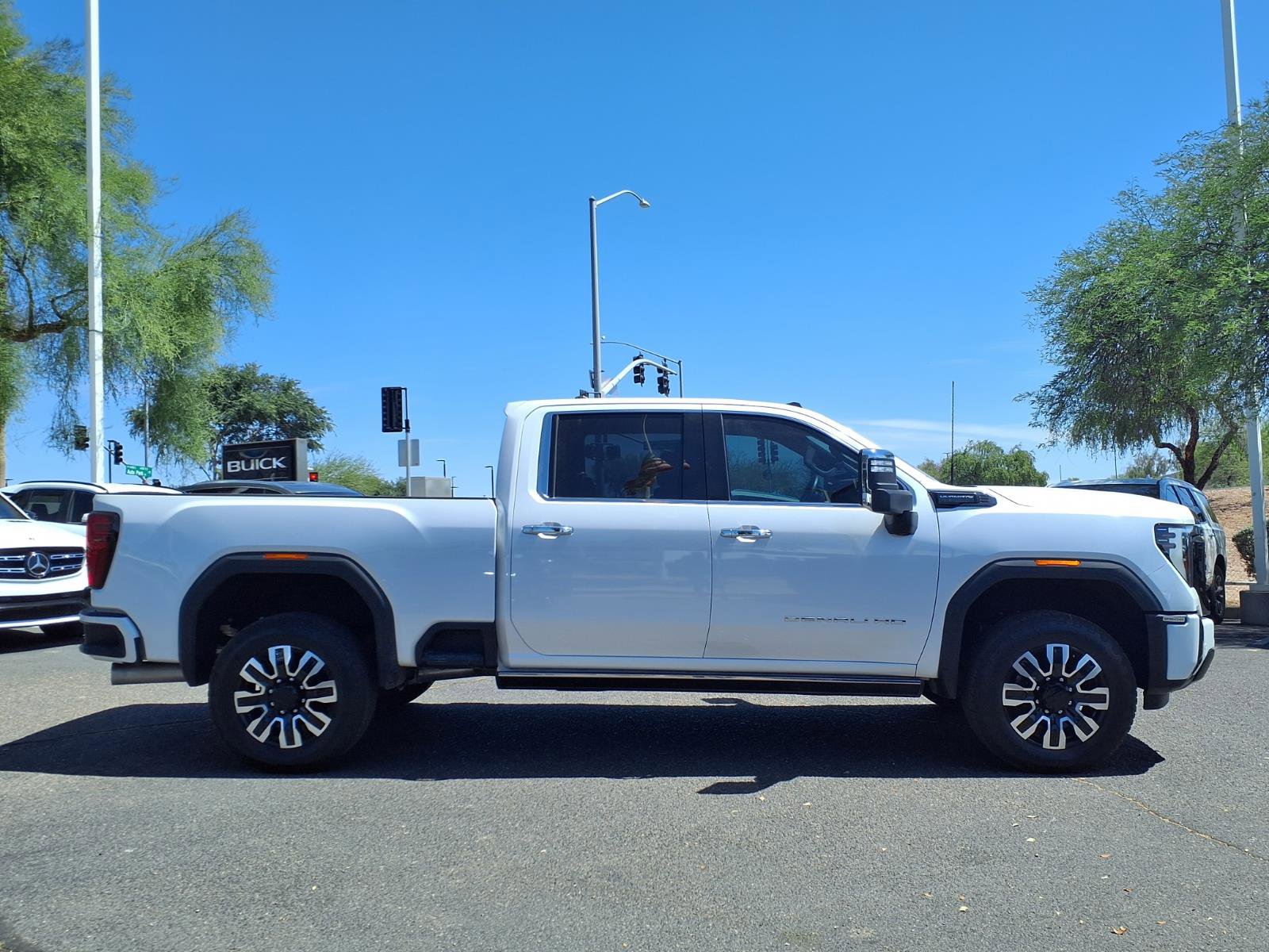 Used 2025 GMC Sierra 2500 Denali Ultimate w/ Max Trailering Package AWD/4WD image 4