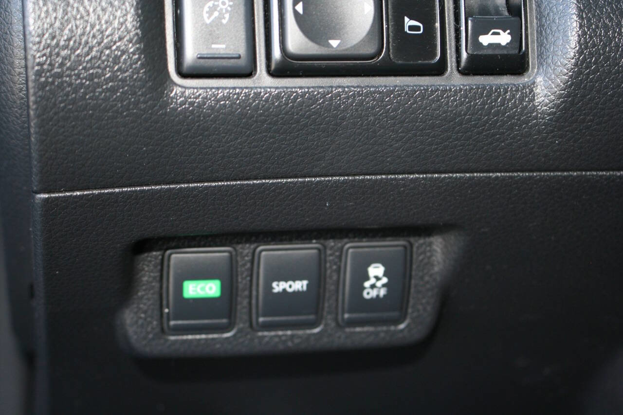 Used 2014 Nissan Sentra SL FWD image 17