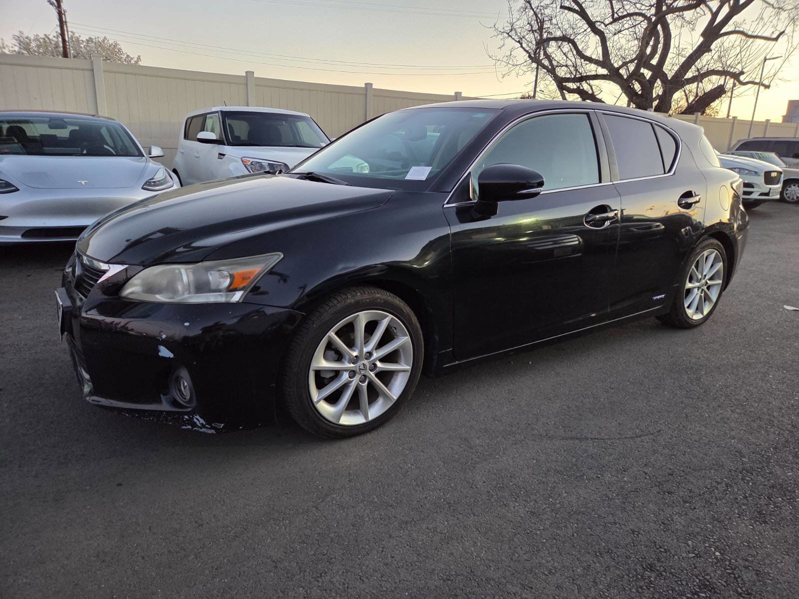 Used 2012 Lexus CT 200h Premium w/ Premium Audio Pkg image 1